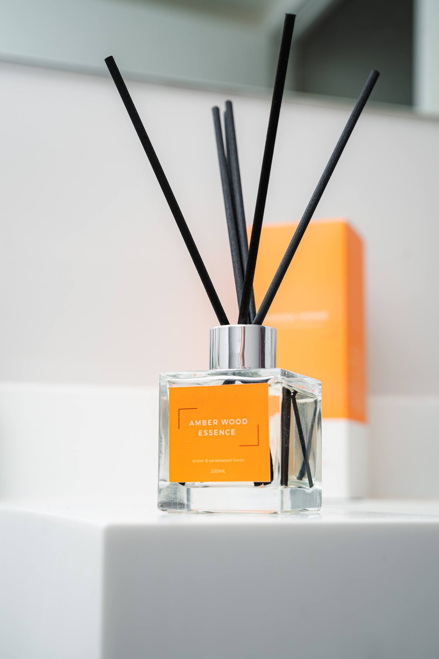 Amber Wood Essence (100mL)