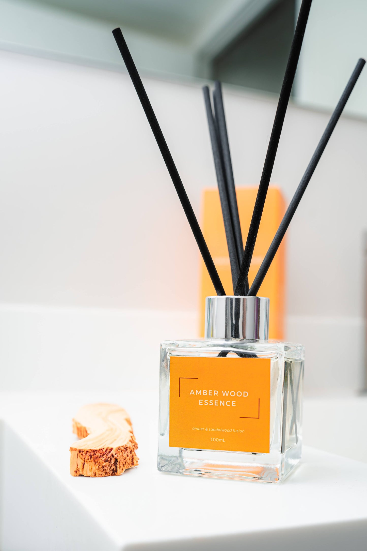 Amber Wood Essence (100mL)